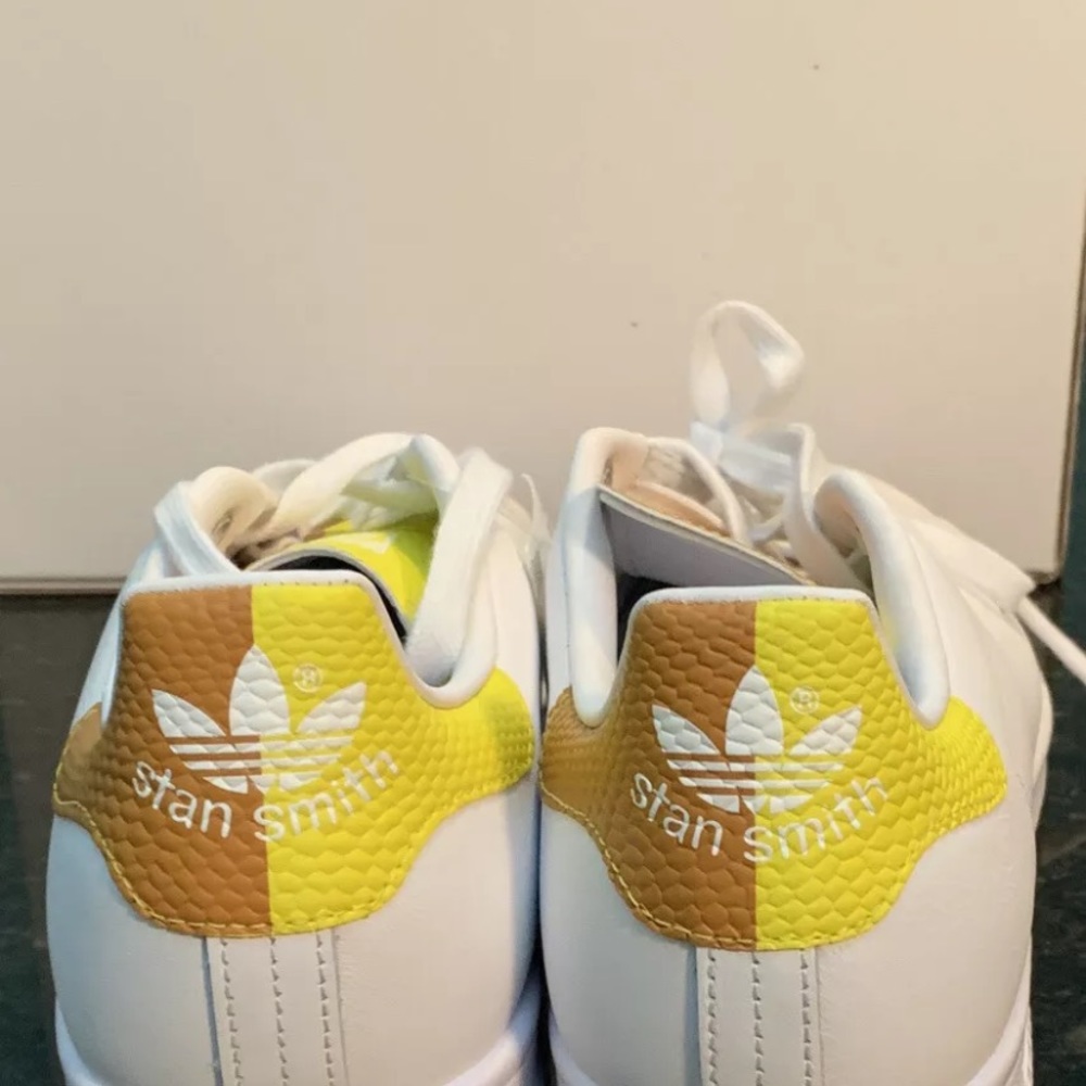 Adidas Stan Smith sz 10.5 Snakeskin Legacy Gold